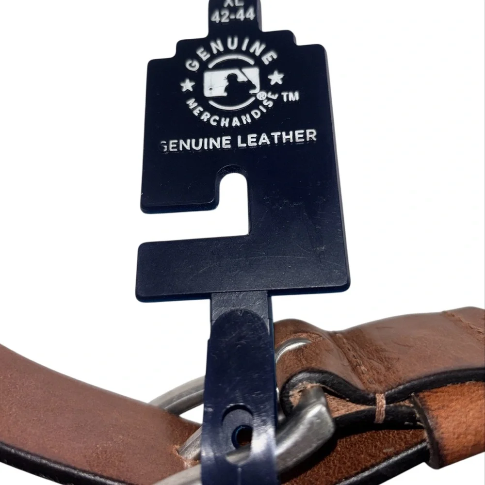New York Yankees Brown Leather Belt Logo Embossed Size XL Officially Licensed